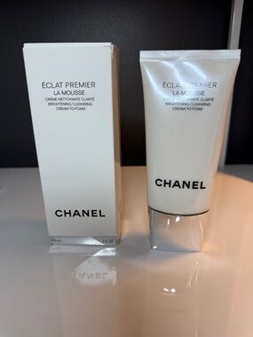 Chanel Éclat Premier La Mousse Brightening Cleansing Cream-to-Foam - Face wash
